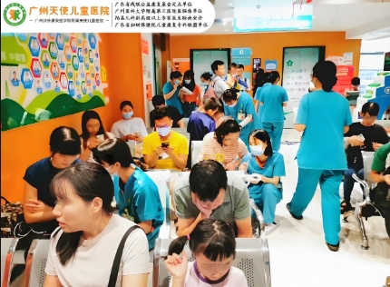 ����С���ٽ����������ȡ� ר���Ŷӻ�����ͣЪ